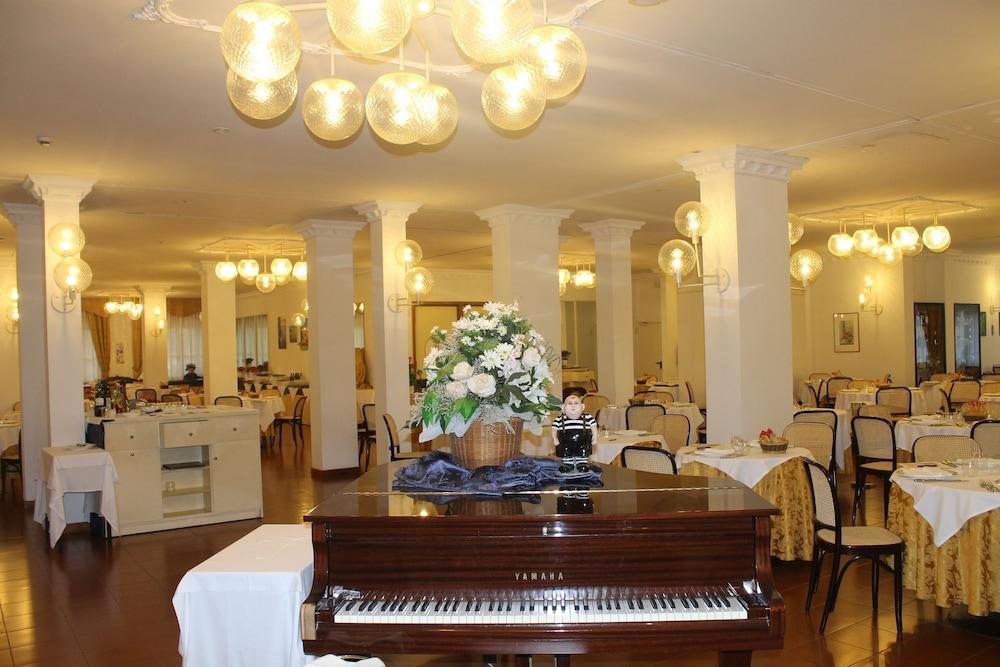 พาร์ค โฮเต็ล ราเวนนา Hotel มารินา ดิ ราเวนนา ภายนอก รูปภาพ